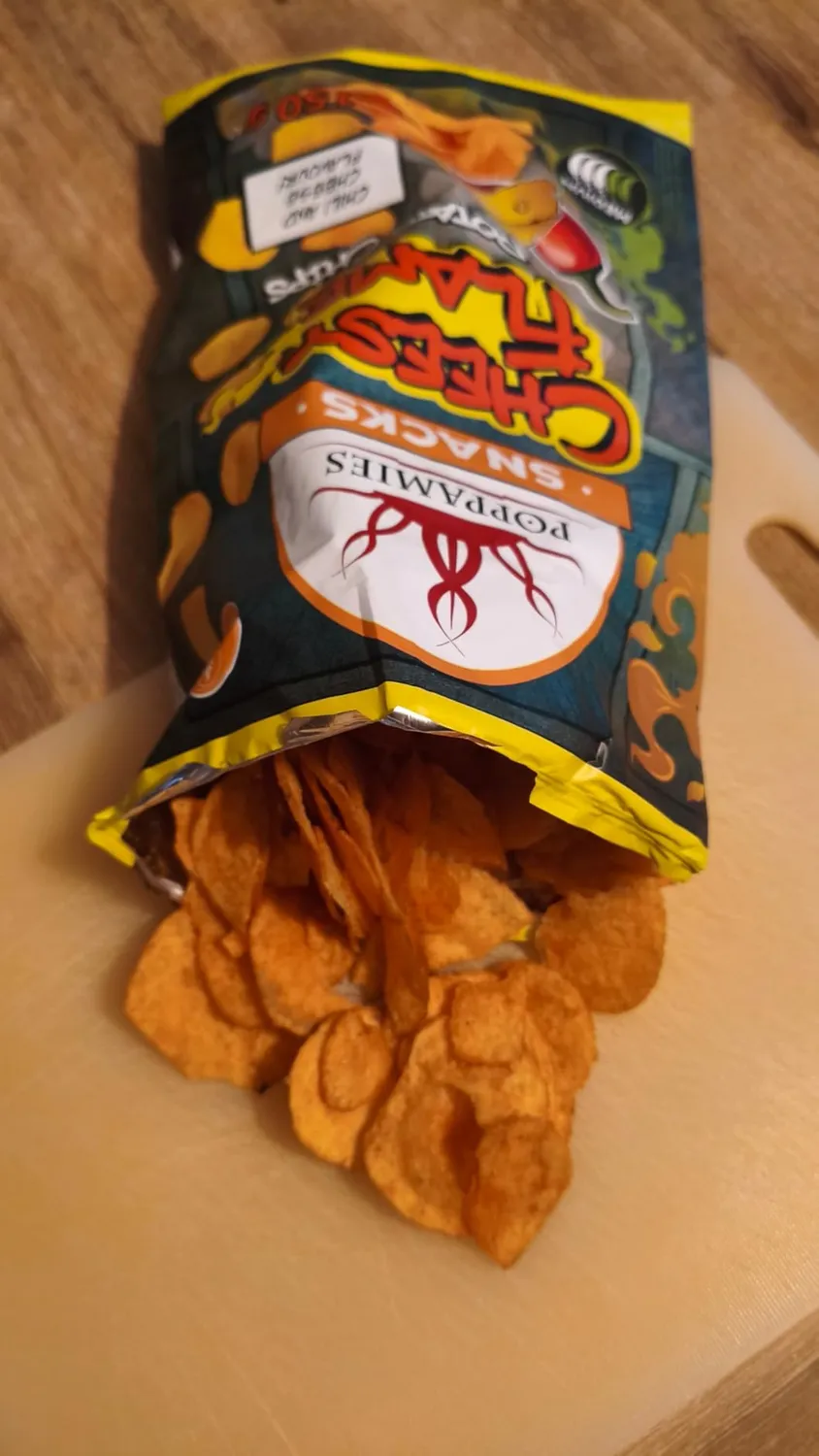 Poppamies Snacks Cheesy Flame patatine 150 g formaggio e chili