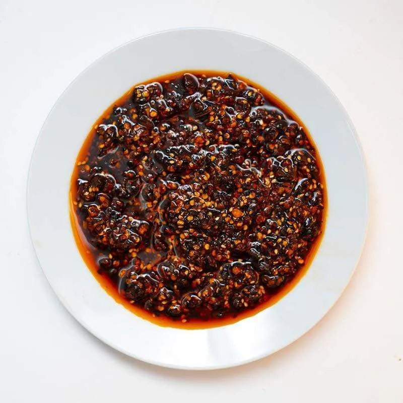 Momofuku Chili Crunch olio piccante croccante 4 vasetti