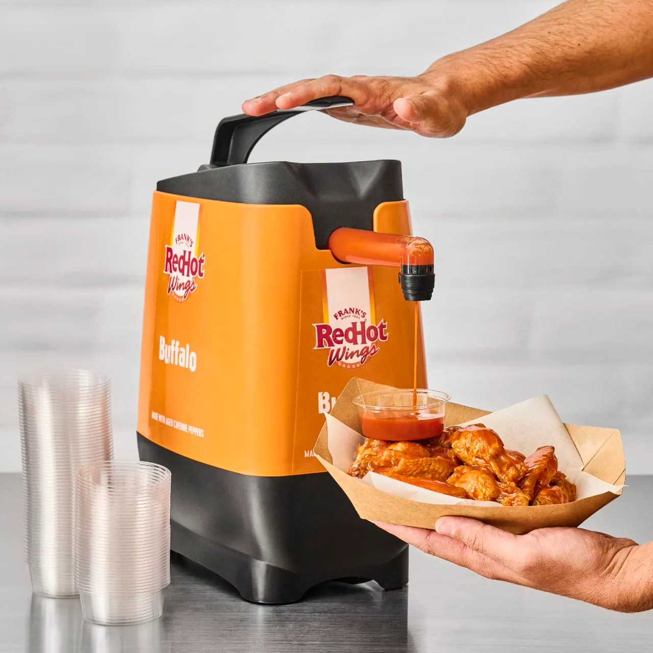 Frank's RedHot Buffalo salsa alette pollo busta 5,6 L media